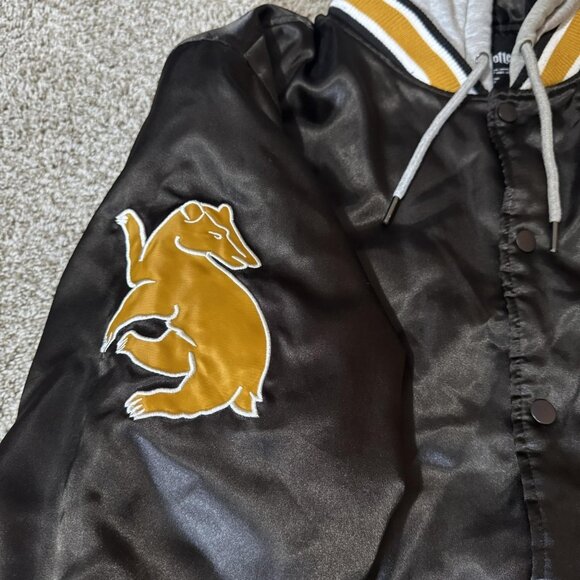 Harry Potter Hufflepuff Jacket Mens XL Black Gold Varsity Hooded House Crest XL - Picture 3 of 10